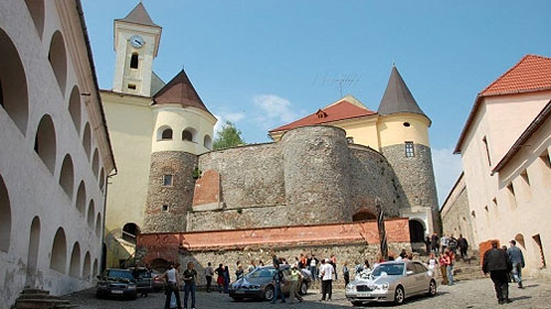 http://www.vivalditravel.hu/user_images/22/karpatalja_varai_01.jpg